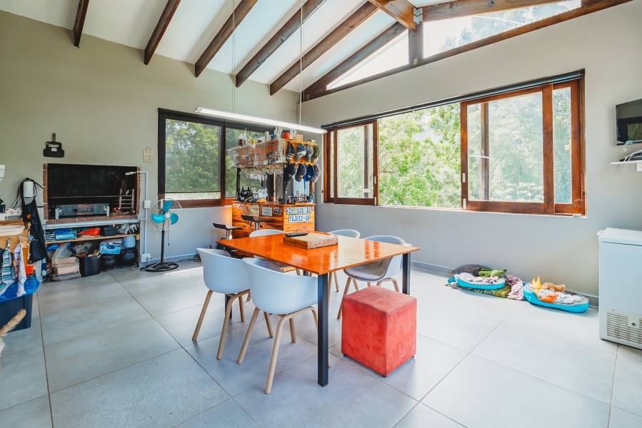 4 Bedroom Property for Sale in Twee Rivieren Western Cape